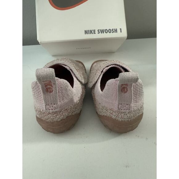 Nike Swoosh 1 Baby Flyknit pink /White Toddler Sz 5c (FB3244 600) - Picture 3 of 9